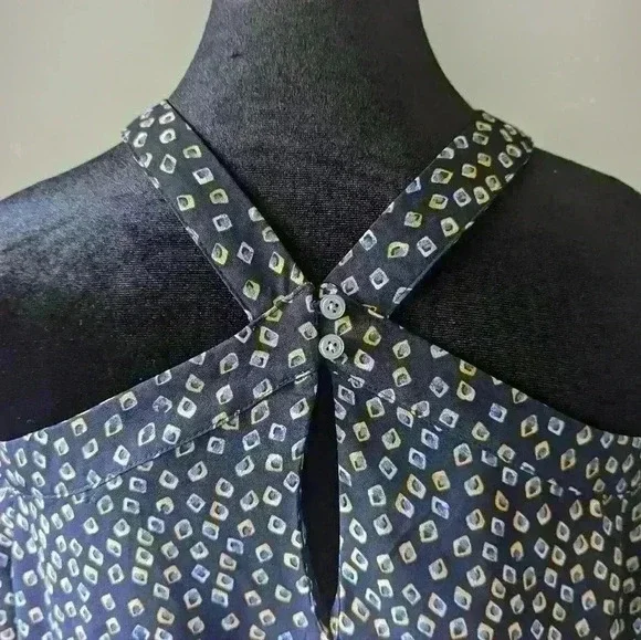 Stylish Cold-Shoulder Geometric Print Blouse - Size M - Picture 4 of 4